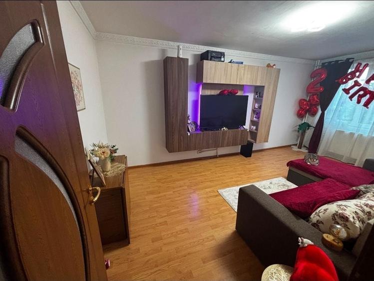Apartament cu 3 camere decomandat, mobilat în Rahova