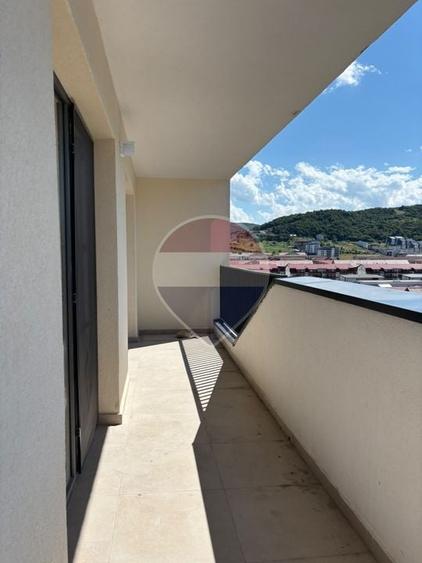 Apartament cu 2 camere semidecomandat în Florești