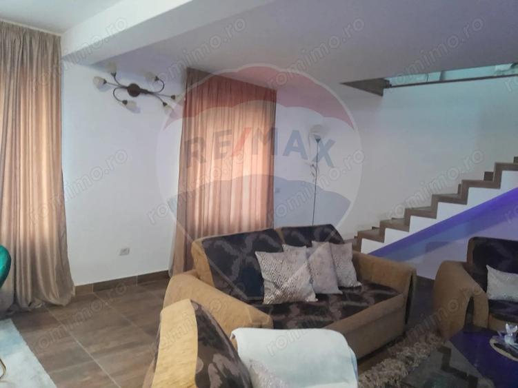 Casă cu 4 camere cu Teren 2500 Mp în Oeștii Pământeni