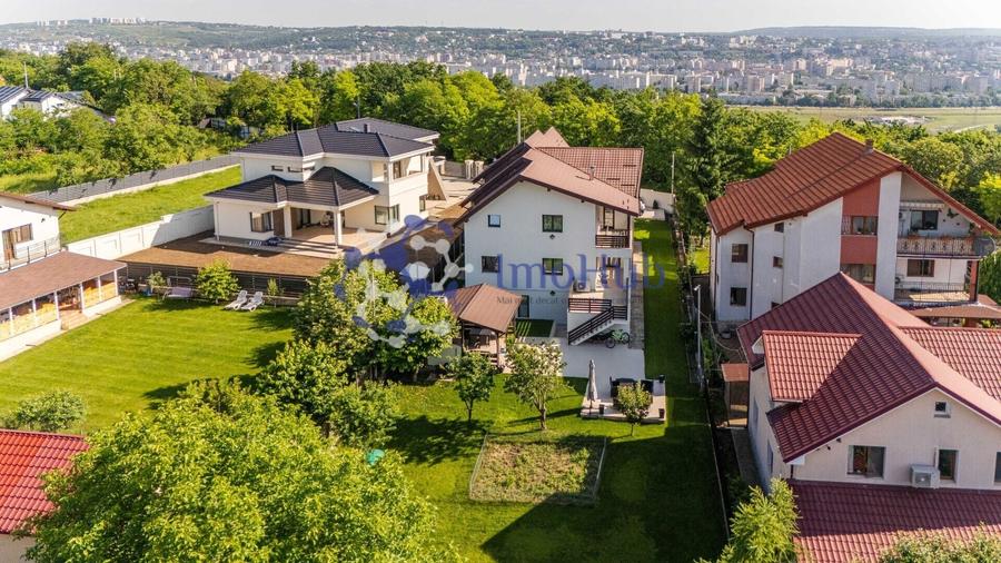 Casă individuală cu 7 camere cu Garaj în Galata