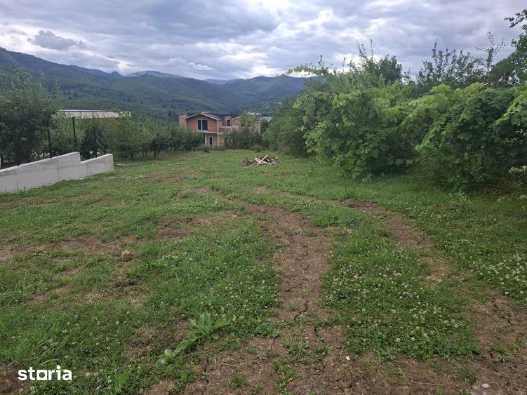 Teren de 940 mp, în Central