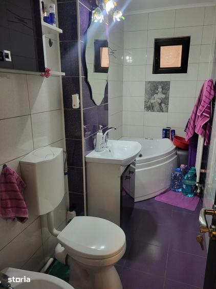 Apartament cu 2 camere decomandat în Micro 20