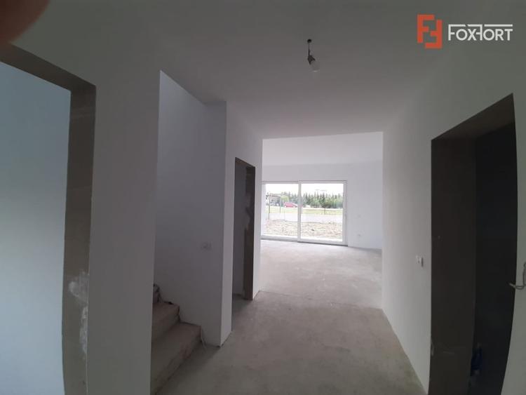 Duplex cu 5 camere cu Canalizare în Dumbrăvița