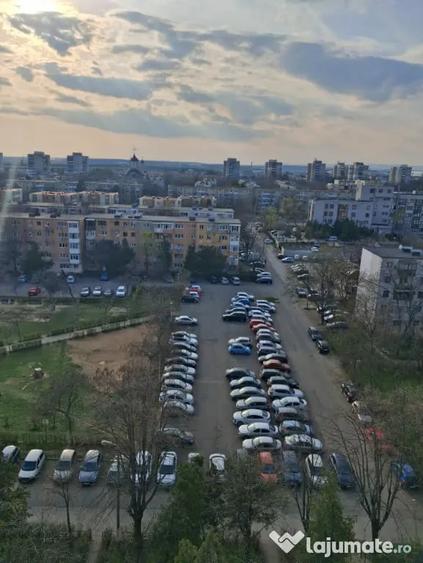Apartament cu 2 camere decomandat în Vest