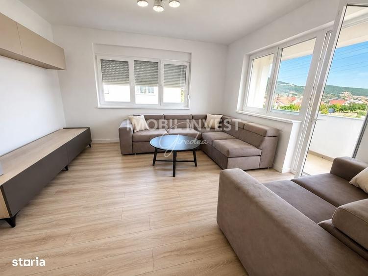 Apartament cu 3 camere în Cetate