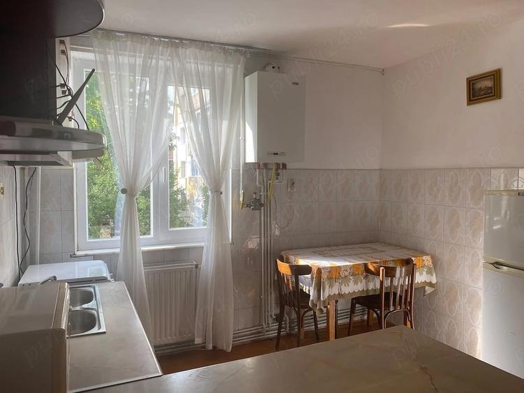 Apartament cu 2 camere decomandat în Precista