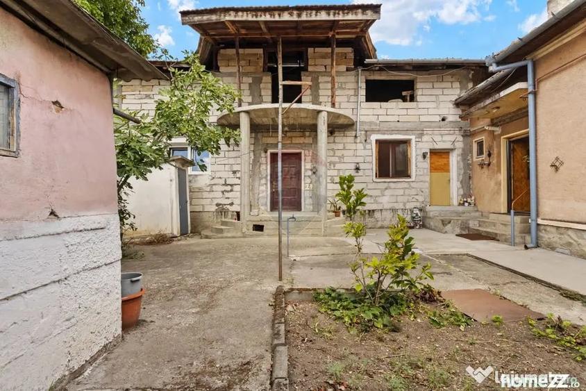 Casă cu 4 camere cu Teren 720 Mp în Grădiște