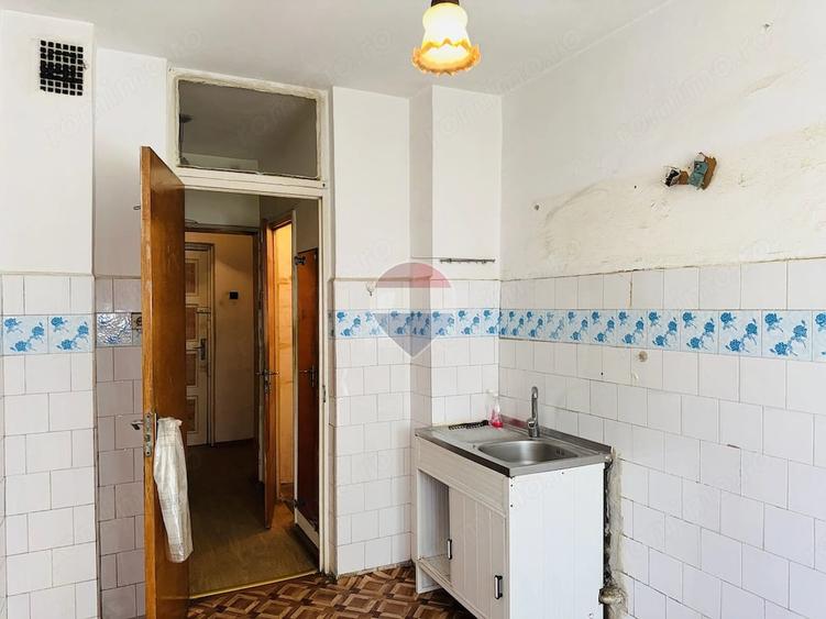 Apartament cu 2 camere decomandat în Teiul Doamnei