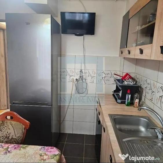 Garsonieră decomandată, mobilată în Astra