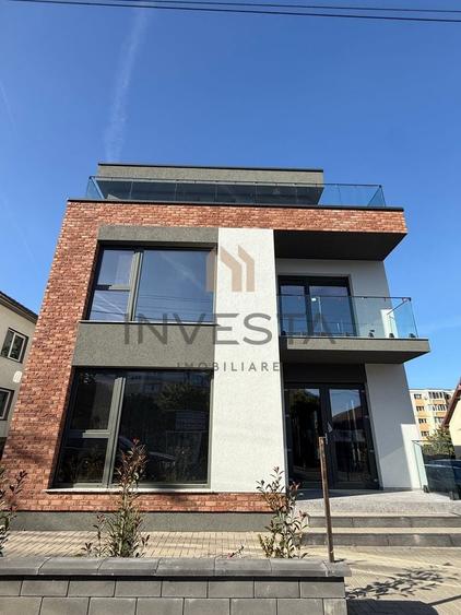 Spațiu comercial, de 296 mp, în Între Lacuri