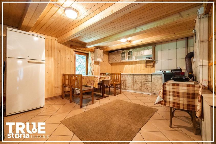 Casă cu 5 camere cu Teren 2253 Mp în Sălard