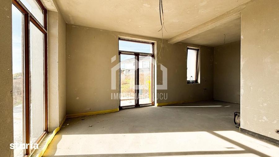 Casă cu 4 camere cu Teren 800 Mp în Jucu