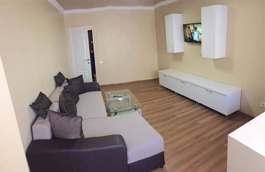 Apartament cu 2 camere decomandat în Micro 17