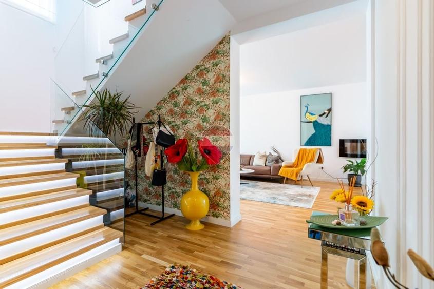 Casă individuală cu 5 camere cu Teren 452 Mp în Corbeanca