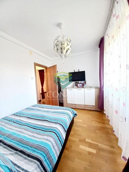 Apartament cu 4 camere decomandat, mobilat în Băneasa