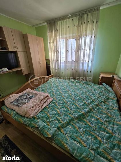 Apartament cu 3 camere decomandat în Nicolina