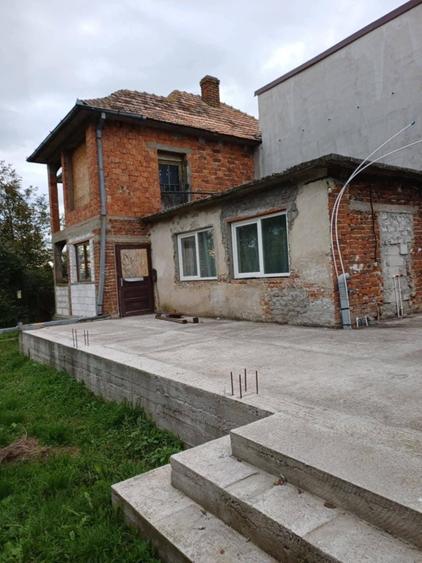 Casă cu 4 camere în Paulian