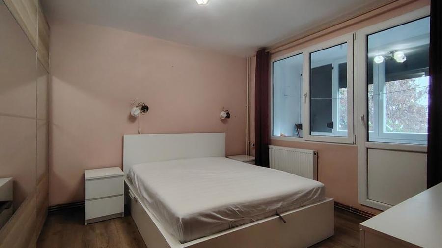 Apartament cu 4 camere în Drumul Taberei