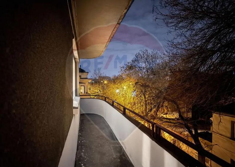 Apartament cu 3 camere decomandat, mobilat în Ștefan cel Mare