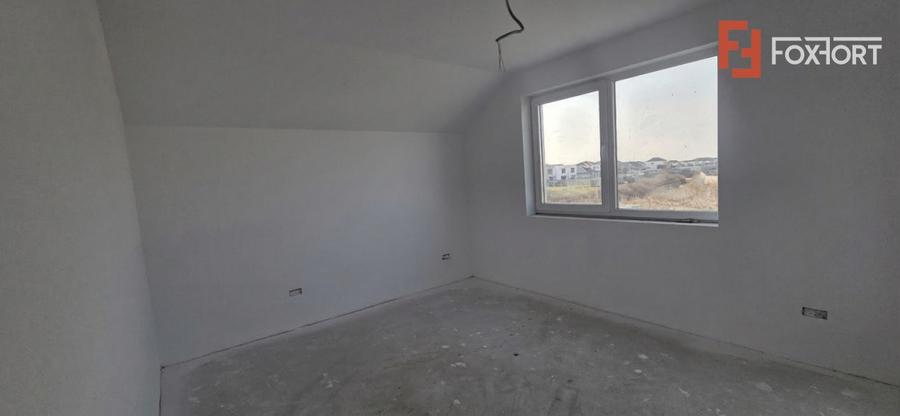 Duplex cu 3 camere cu Teren 340 Mp în Urseni