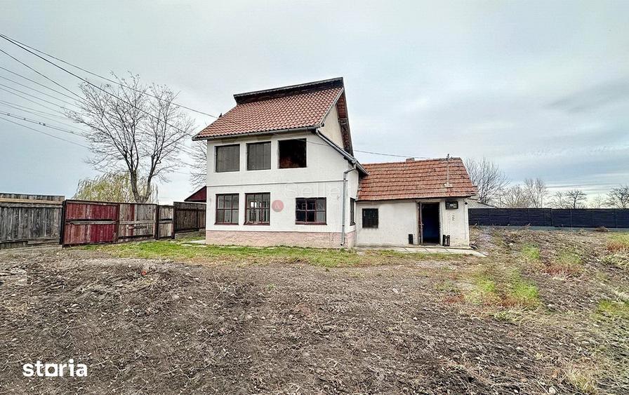 Casă cu 3 camere cu Teren 3233 Mp în Prejmer