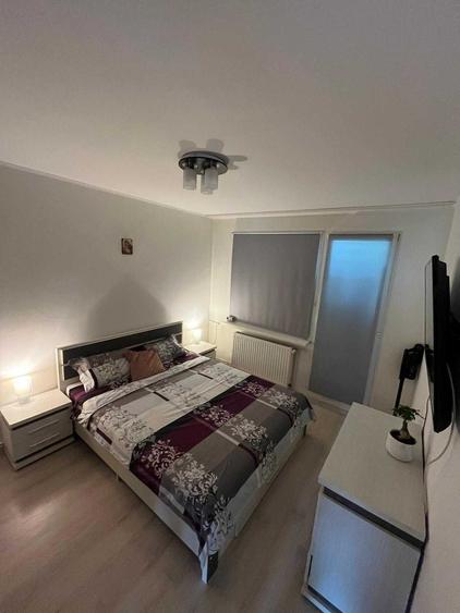 Apartament cu 3 camere semidecomandat în Drumul Taberei — fotografia 3