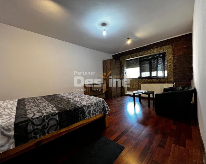 Apartament cu 2 camere decomandat, mobilat în Nicolina