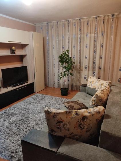 Apartament cu 2 camere decomandat în Micro 39