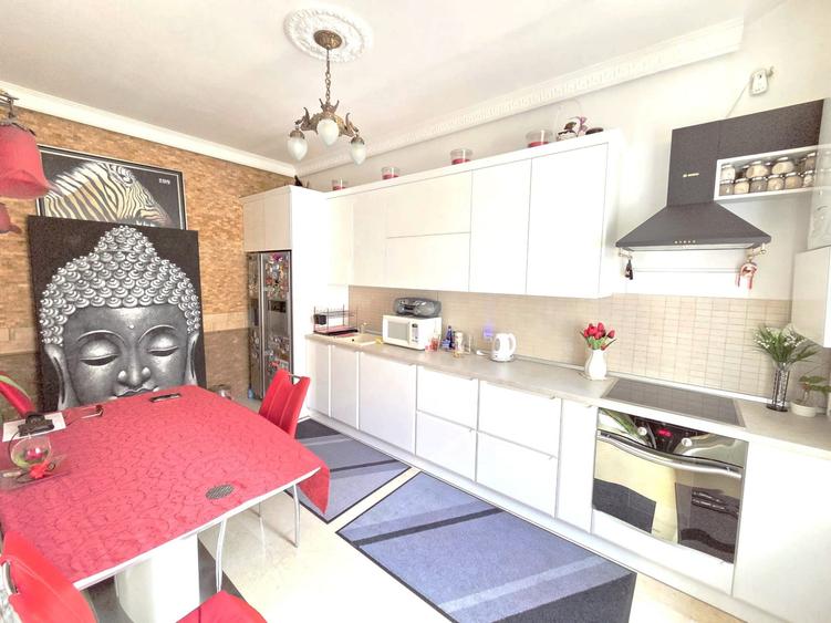 Apartament exclusivist în clădire istorică – 100 mp, 3 camere, Central - 2