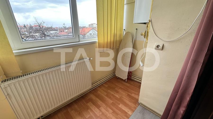 Apartament etaj intermediar 3 camere 2 balcoane zona Terezian Sibiu - 9