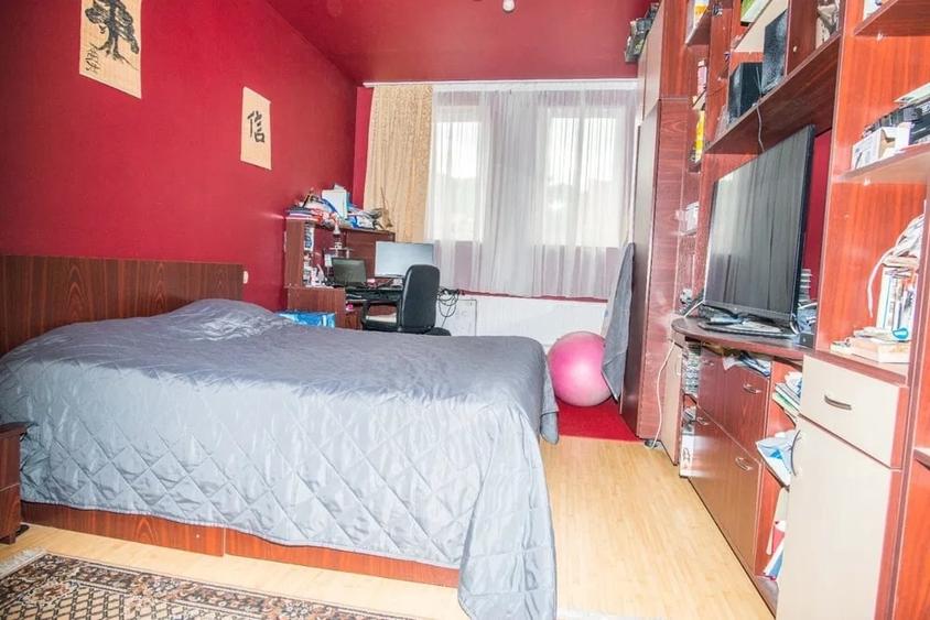Apartament cu 4 camere semidecomandat, mobilat în Central