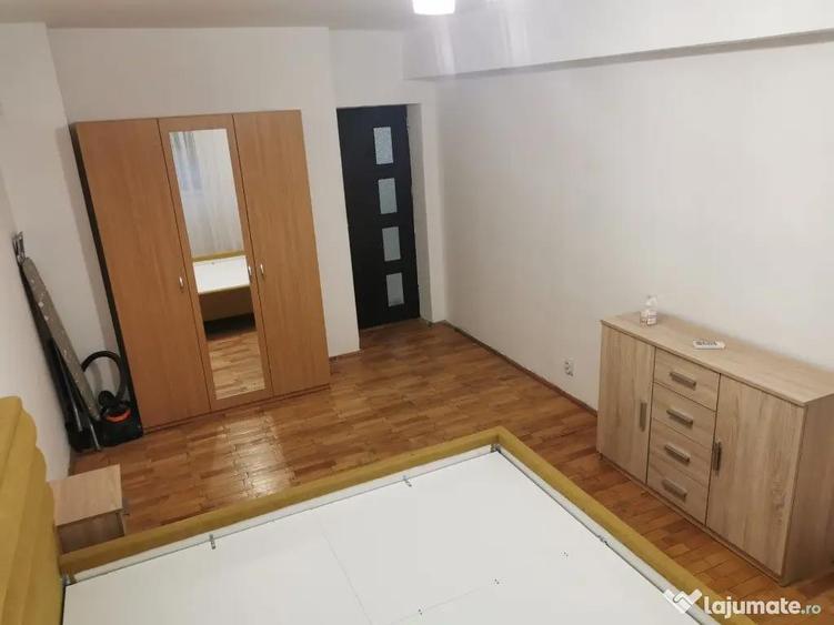 Garsonieră decomandată în Spitalul Județean
