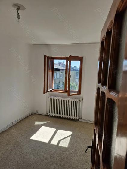 Casă cu 3 camere în George Enescu