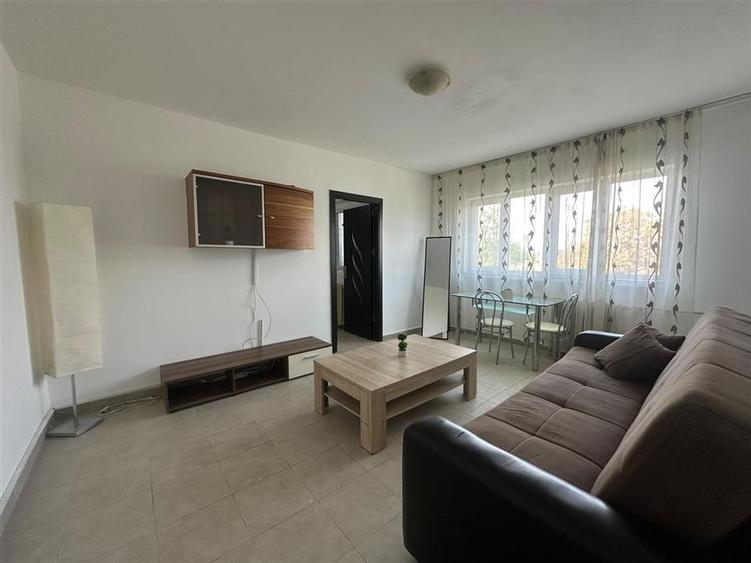 Apartament cu 2 camere semidecomandat în Rogerius