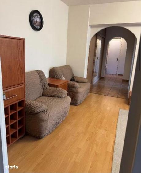 Apartament cu 3 camere în Tineretului
