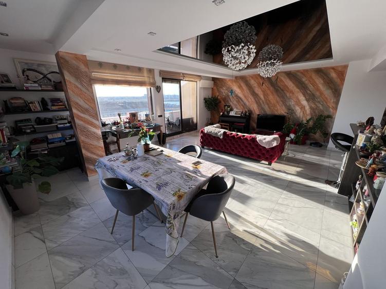 Apartament cu 4 camere decomandat, mobilat în Tomis Nord