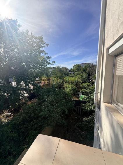 Apartament cu 3 camere circular, mobilat în Lipovei