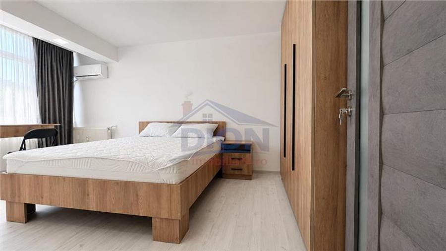 Apartament cu 3 camere semidecomandat, mobilat în Cantemir