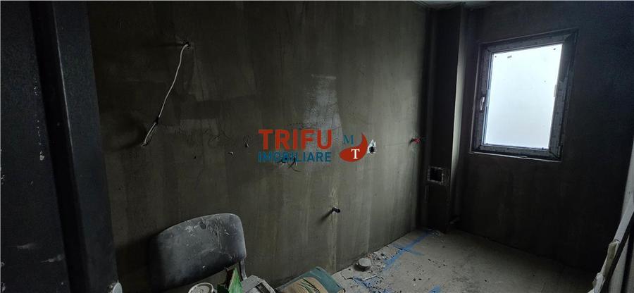 Duplex cu 5 camere cu Canalizare în Micești