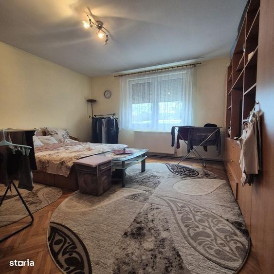 Casă cu 3 camere în Pârneava