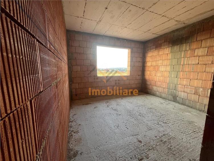 Casă cu Teren 471 Mp în Cihei