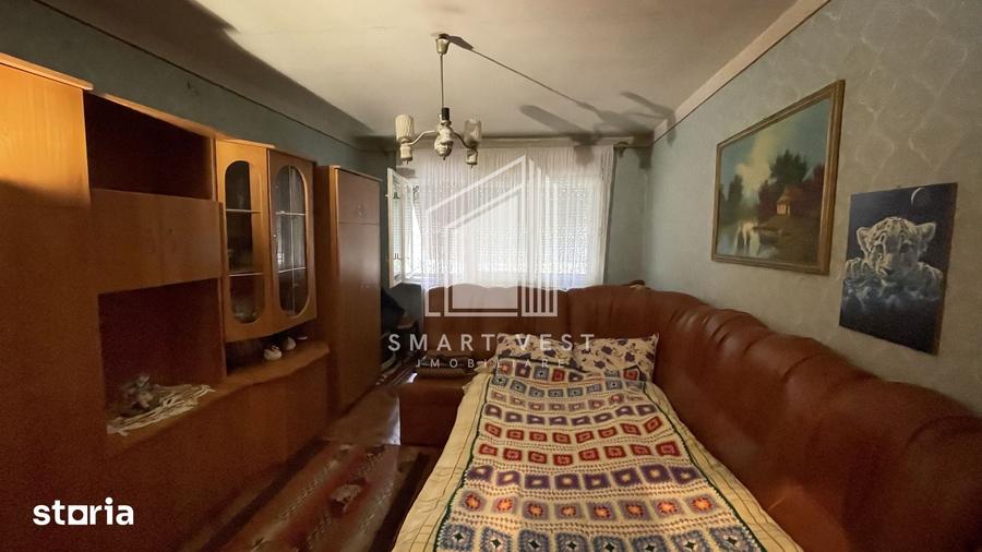 Apartament cu 4 camere semidecomandat în Micro 15