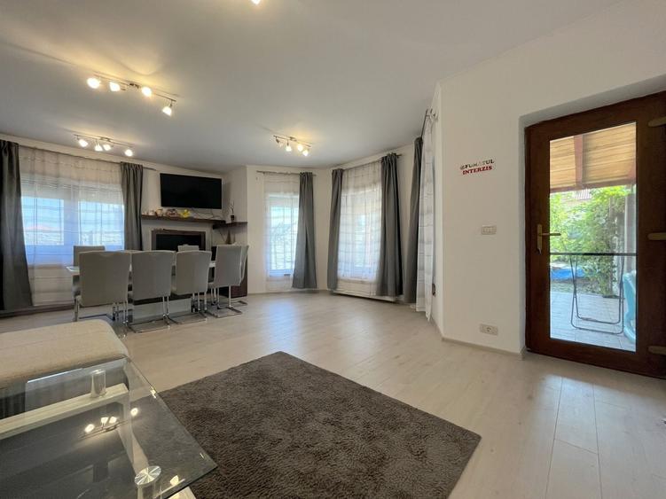 Duplex cu 5 camere cu Canalizare în Dumbrăvița