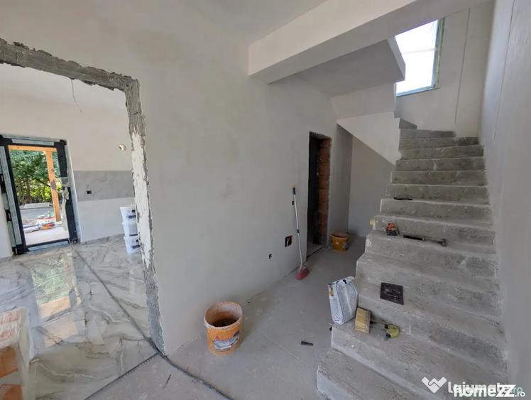 Casă cu 4 camere cu Teren 500 Mp în Măgura