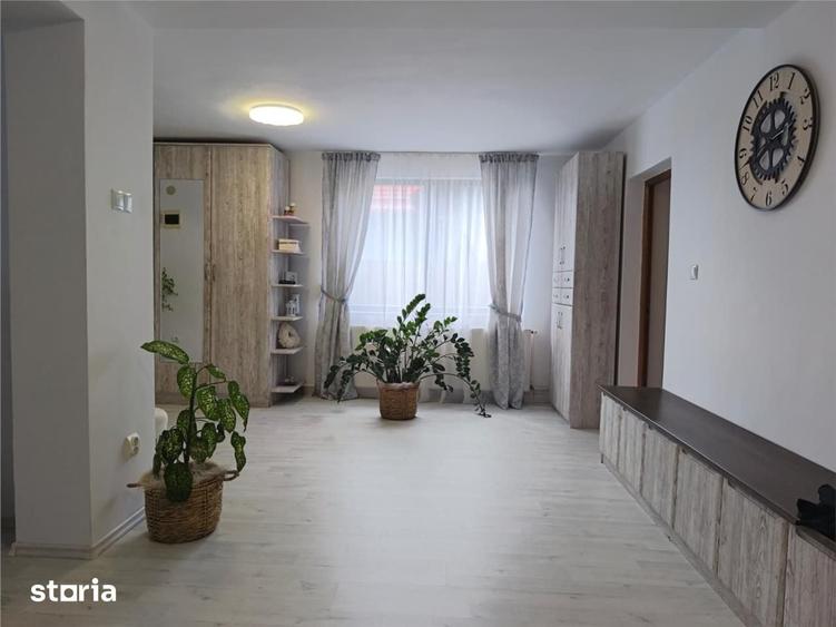 Casă cu 4 camere cu Teren 720 Mp în Criș