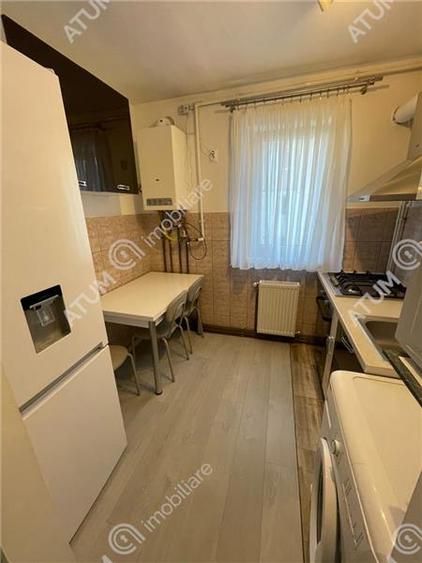 Apartament cu 3 camere decomandat, mobilat în Ștrand