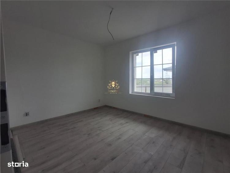 Casă cu 3 camere cu Teren 500 Mp în Bucium