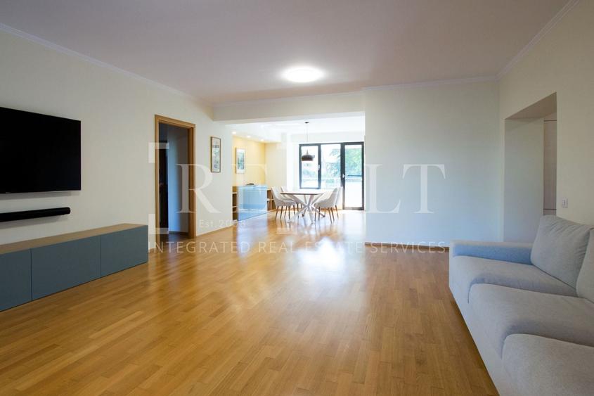 Apartament cu 4 camere semidecomandat, mobilat în Ștefan cel Mare
