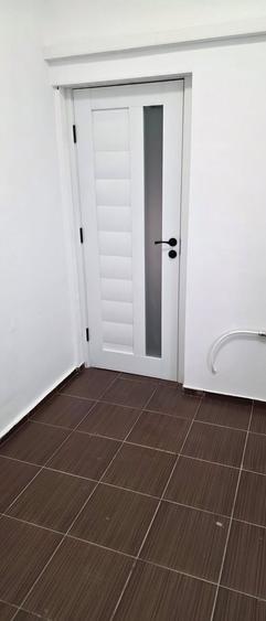 Apartament cu 4 camere semidecomandat în Iancului