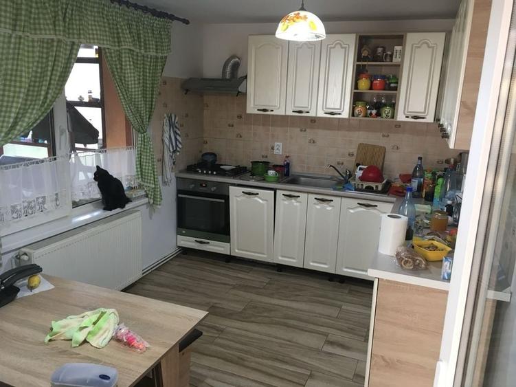 Casă cu 4 camere în Cetatea